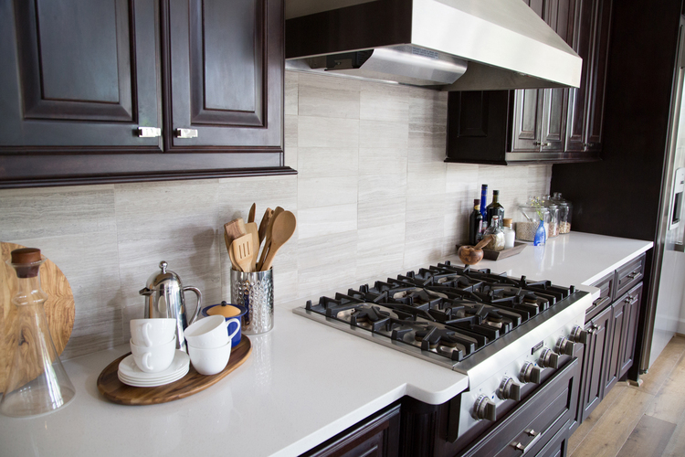 15 Tempting Tile Backsplash Ideas for Behind the Stove  Trendy kitchen  backsplash, White tile kitchen backsplash, White kitchen tiles