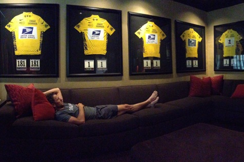 Armstrong tweeted this picture after being stripped of his 7 Tour de France titles.