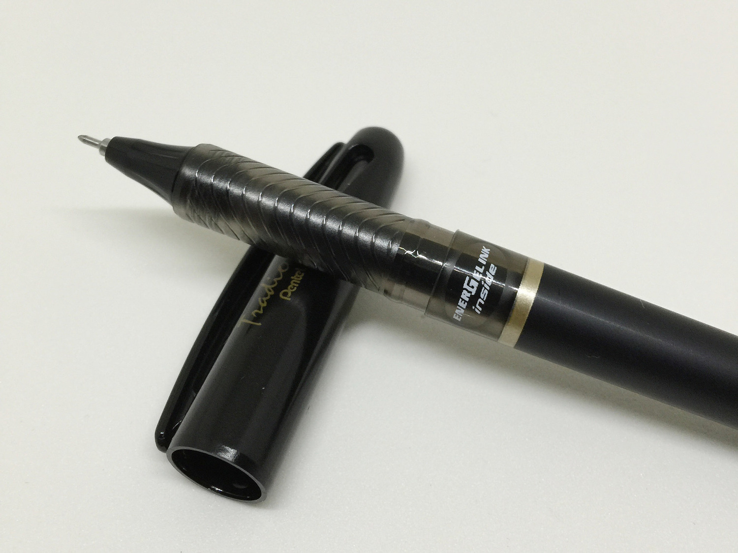 Raad Aanvulling Secretaris Pentel EnerGel Tradio 0.5 mm Needle-Point Gel Ink Pen Review — The Pen  Addict