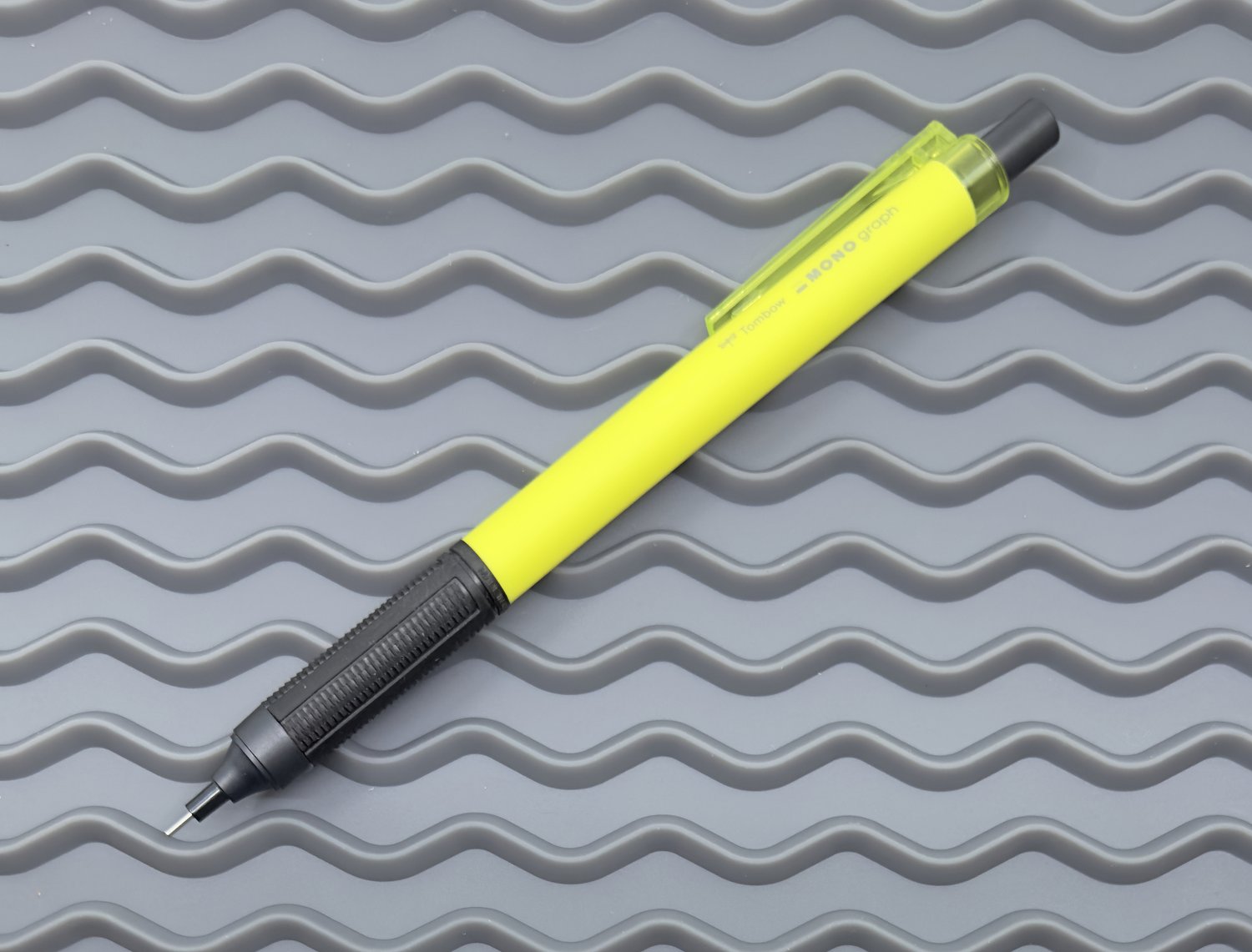 Tombow : Mono Zero Eraser Pen : Square Tip : White Barrel