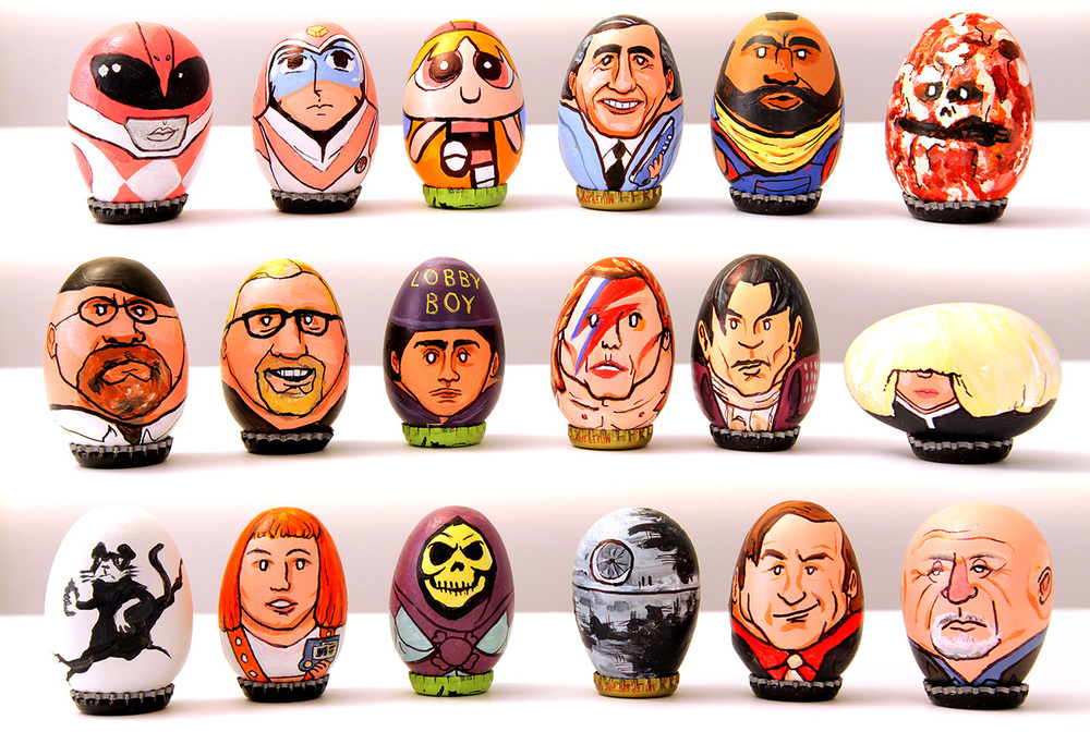 Charakterköpfe auf Eierschalen gezeichnet