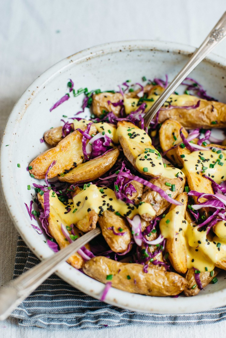 Garlic tumeric potato salad by Dolly & Oatmeal on @thouswellblog