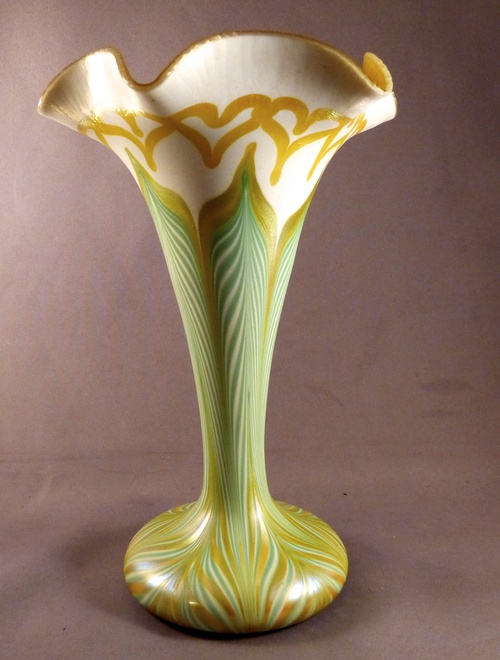 Pulled Feather Quezal Trumpet Vase