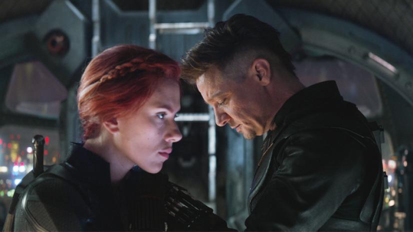 Jeremy Renner Confirms That the Original Black Widow/Hawkeye Scene Did in Fact Include Thanos — GeekTyrant