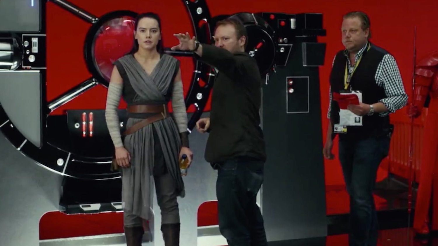 Geeks + Gamers on X: In a new interview with The Atlantic, Rian Johnson  defends Star Wars The Last Jedi ending stating- “I tried to give it an  ending. A good ending