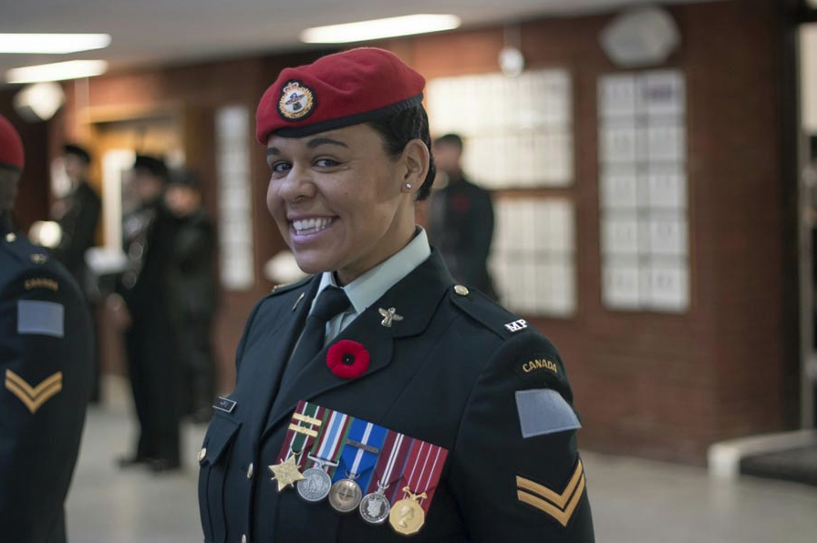 Sophie Armonioso Telégrafo Military Police Red Only Defining Colour For Canadian Armed Forces  Reservist — espritdecorps