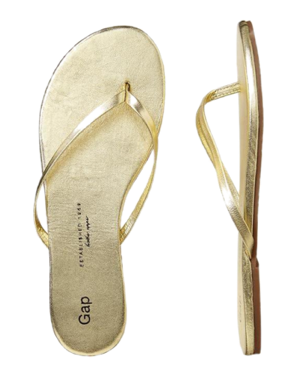 You can never go wrong with a classic gold, skinny flip flop; the metallic tone goes from day to night effortlessly and gives you a chic look even with shorts & a tee.
