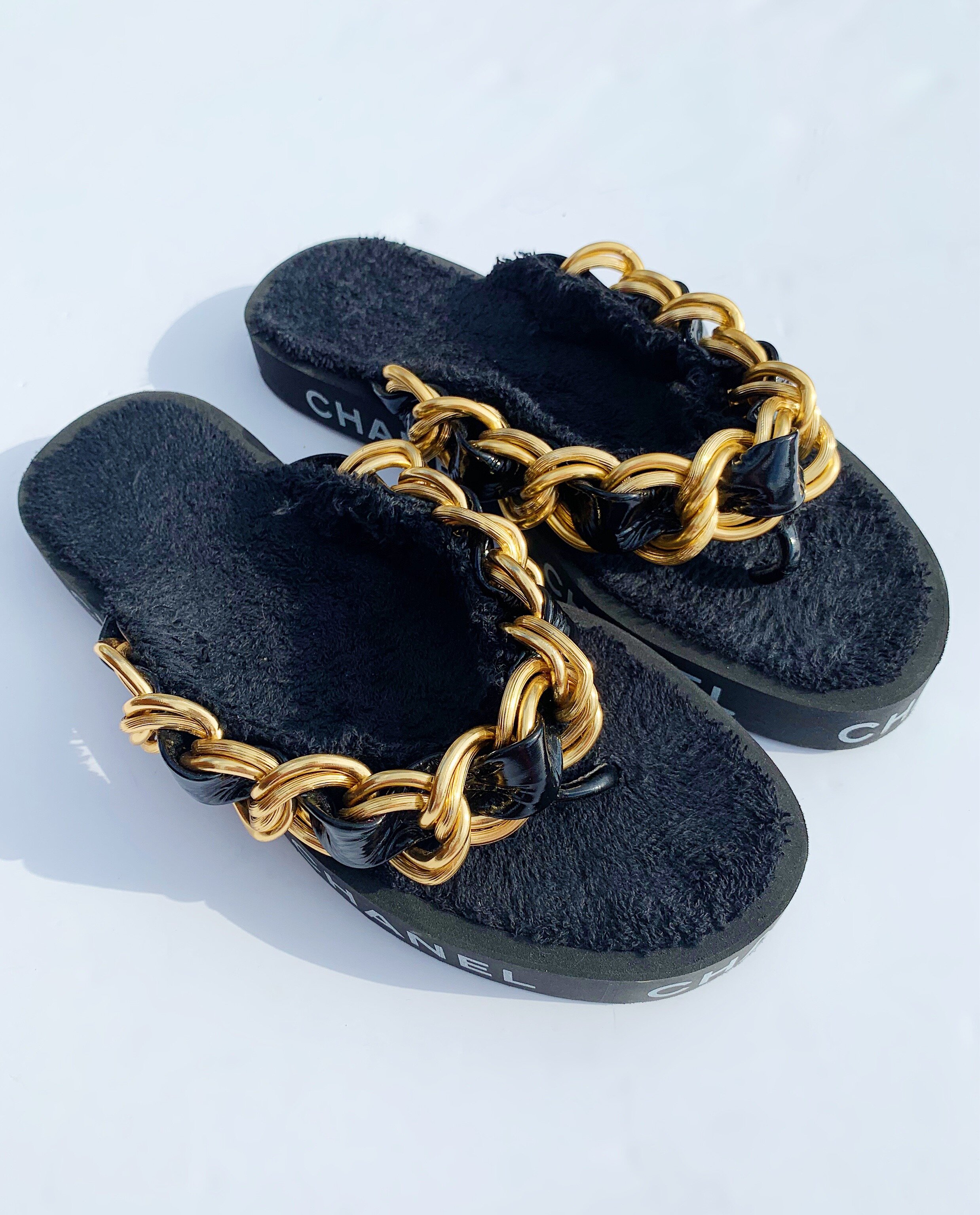 cloth flip flop sandals