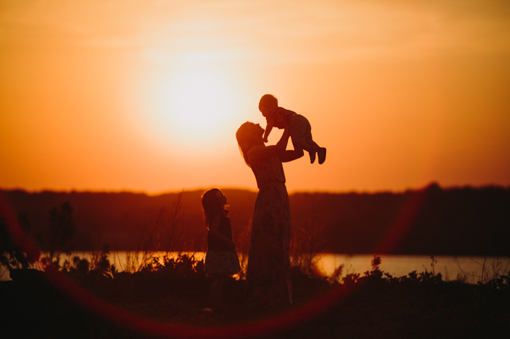 mom and babies photography by meredith washburn