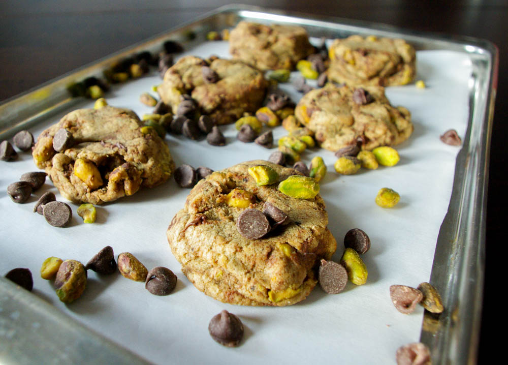 Brown Butter Coffee Pistachio Chocolate Chip Cookies - www.thebatterthickens.com