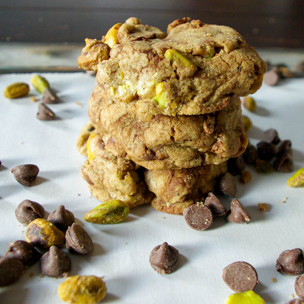Brown Butter Coffee Pistachio Chocolate Chip Cookies - www.thebatterthickens.com