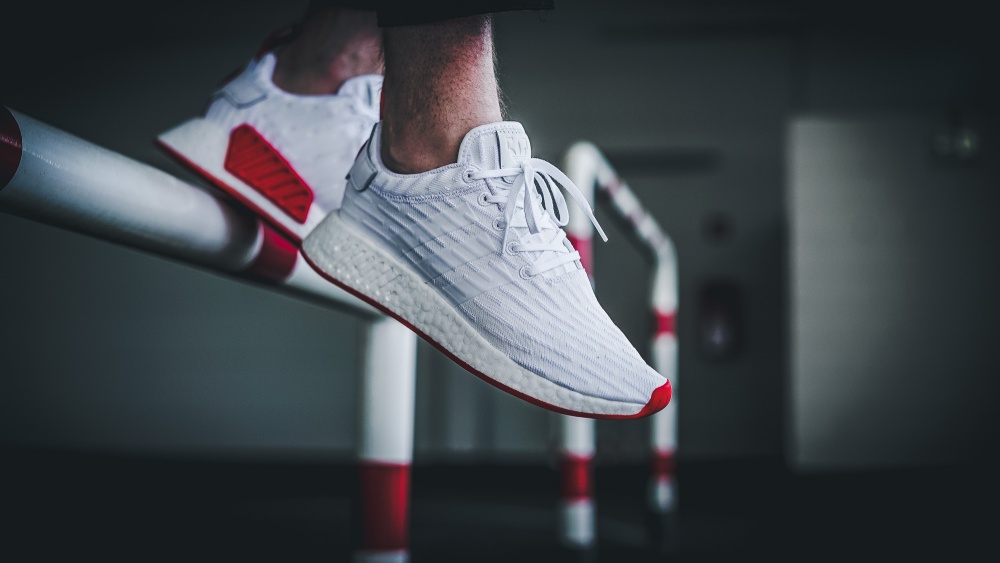 nmd white red r2