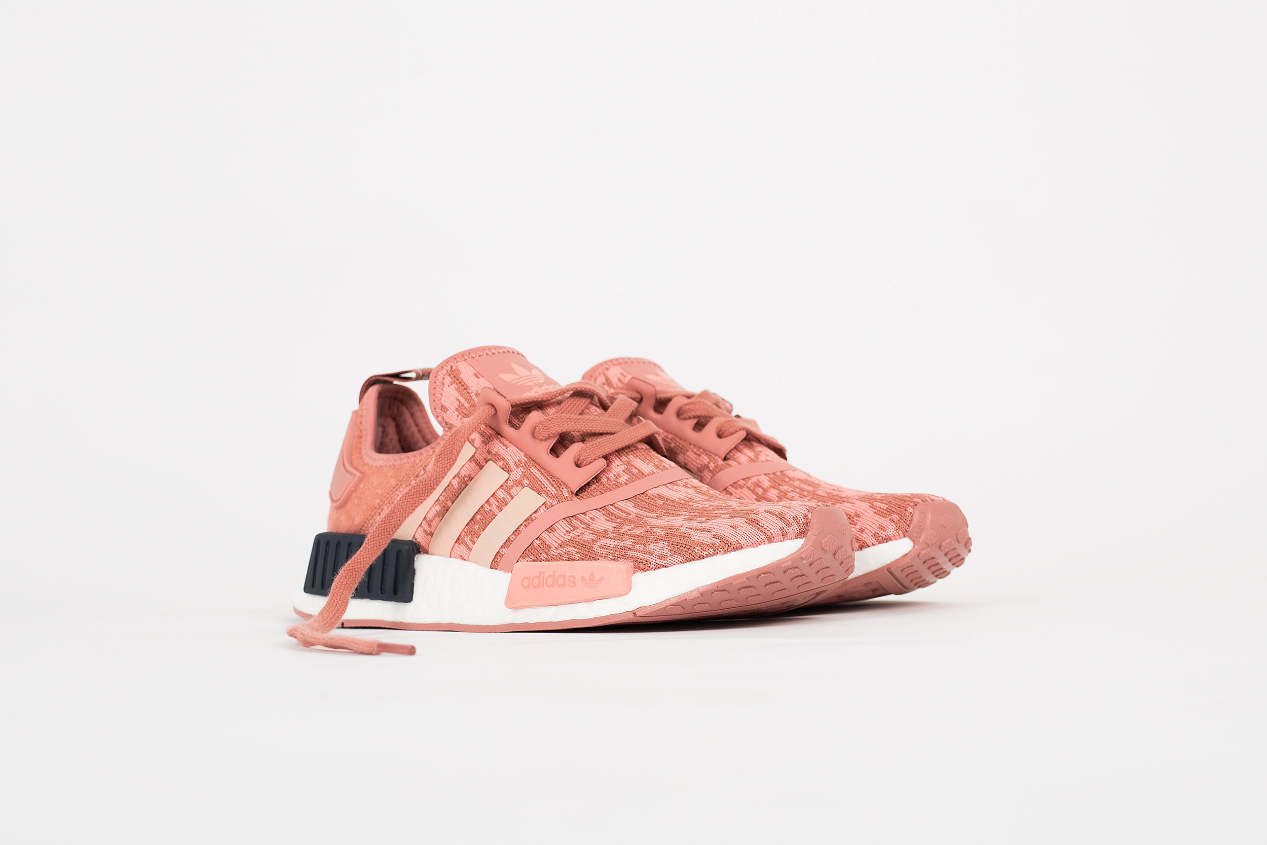 adidas nmd r1 raw pink glitch
