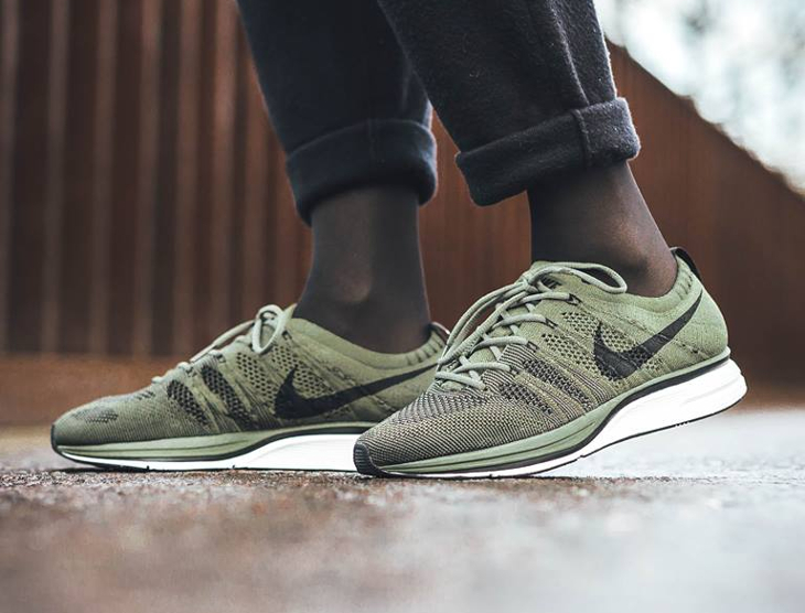 flyknit trainer olive