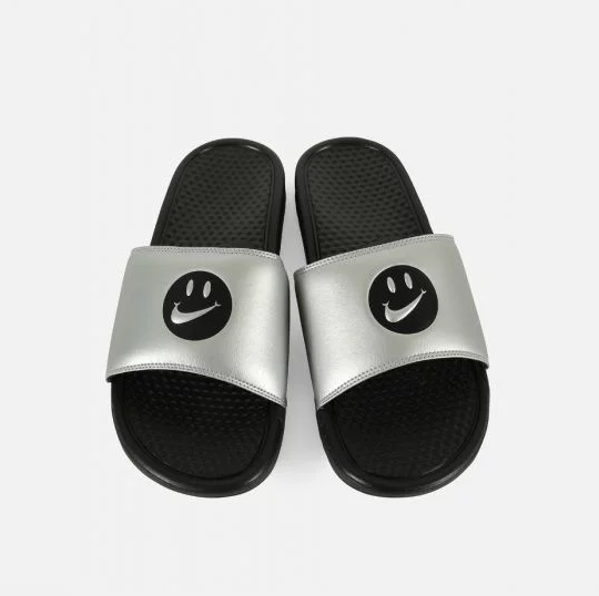 have a nike day slippers
