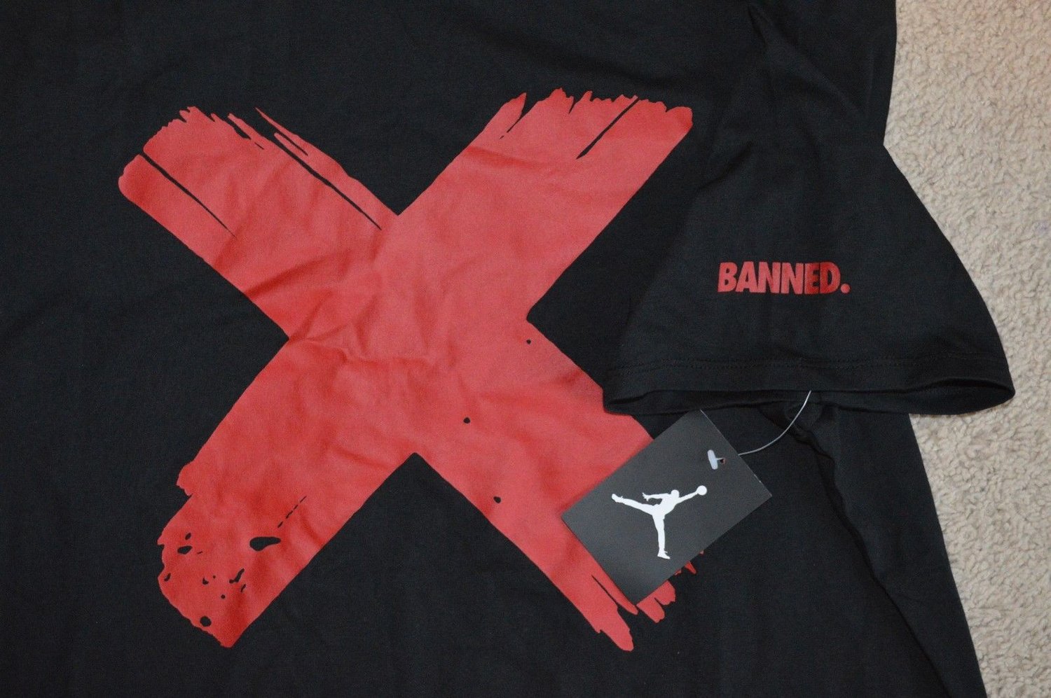 Mal abajo Vaca Restock: Air Jordan 1 "Banned" T-shirt — Sneaker Shouts