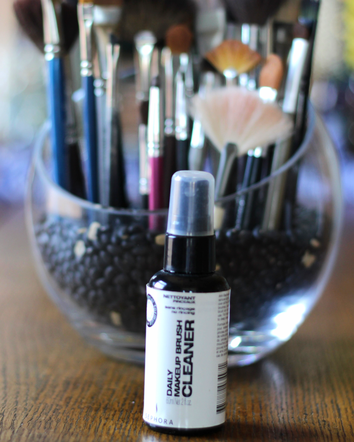 Clean your makeup brushes on belle meets world blog