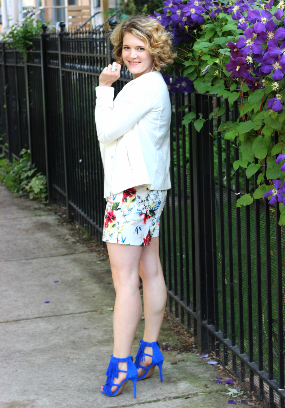 SHORTS WITH HEELS – AN UNLIKELY PAIR YOU SHOULD ROCK