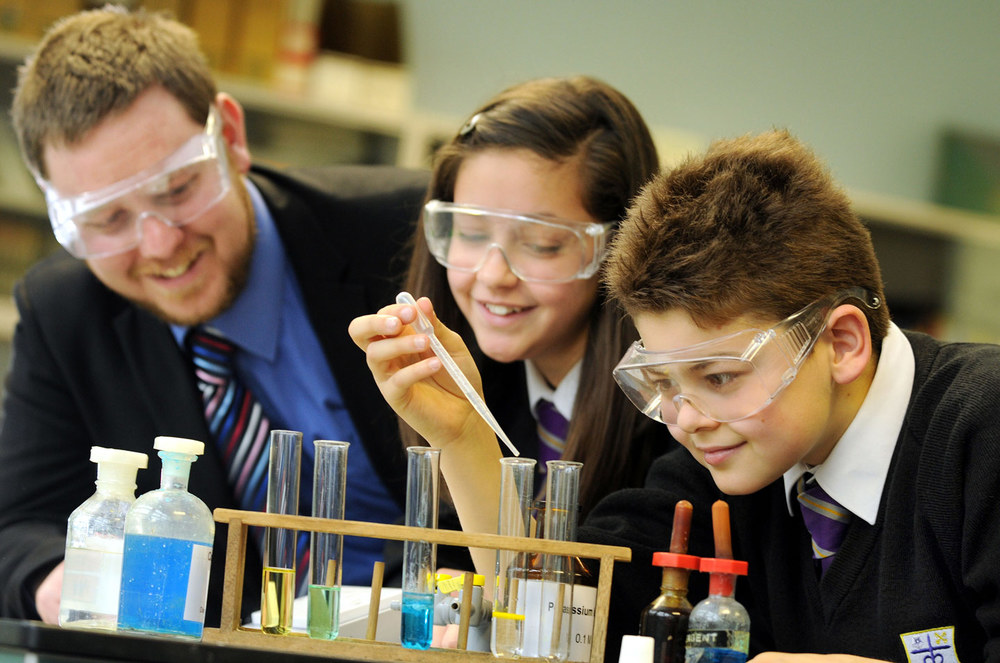  Science lesson, trainee teacher at St. Mary's Menston 