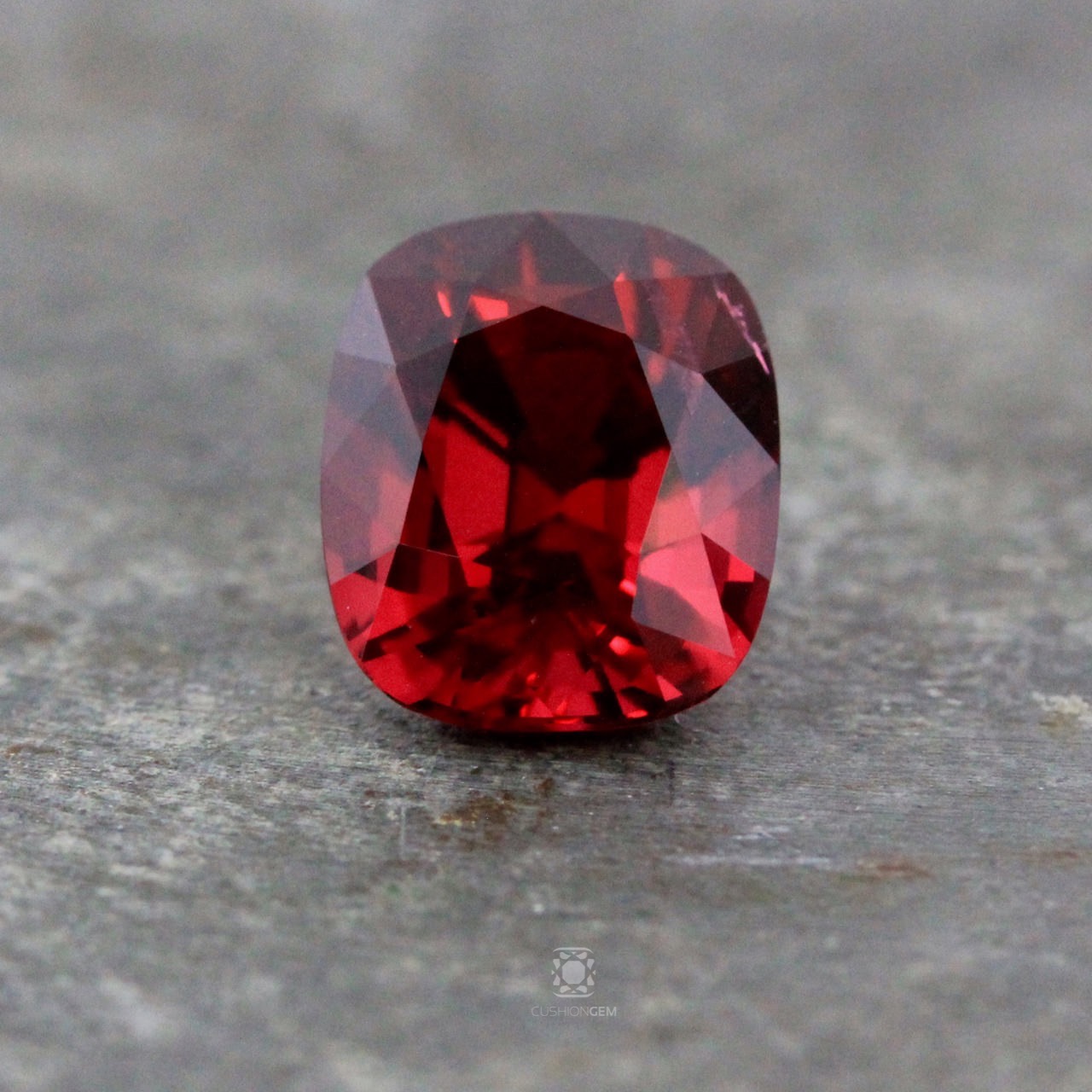 Gems Red — Color Cushion Gem: of Precious 2.46 Cushion Spinel