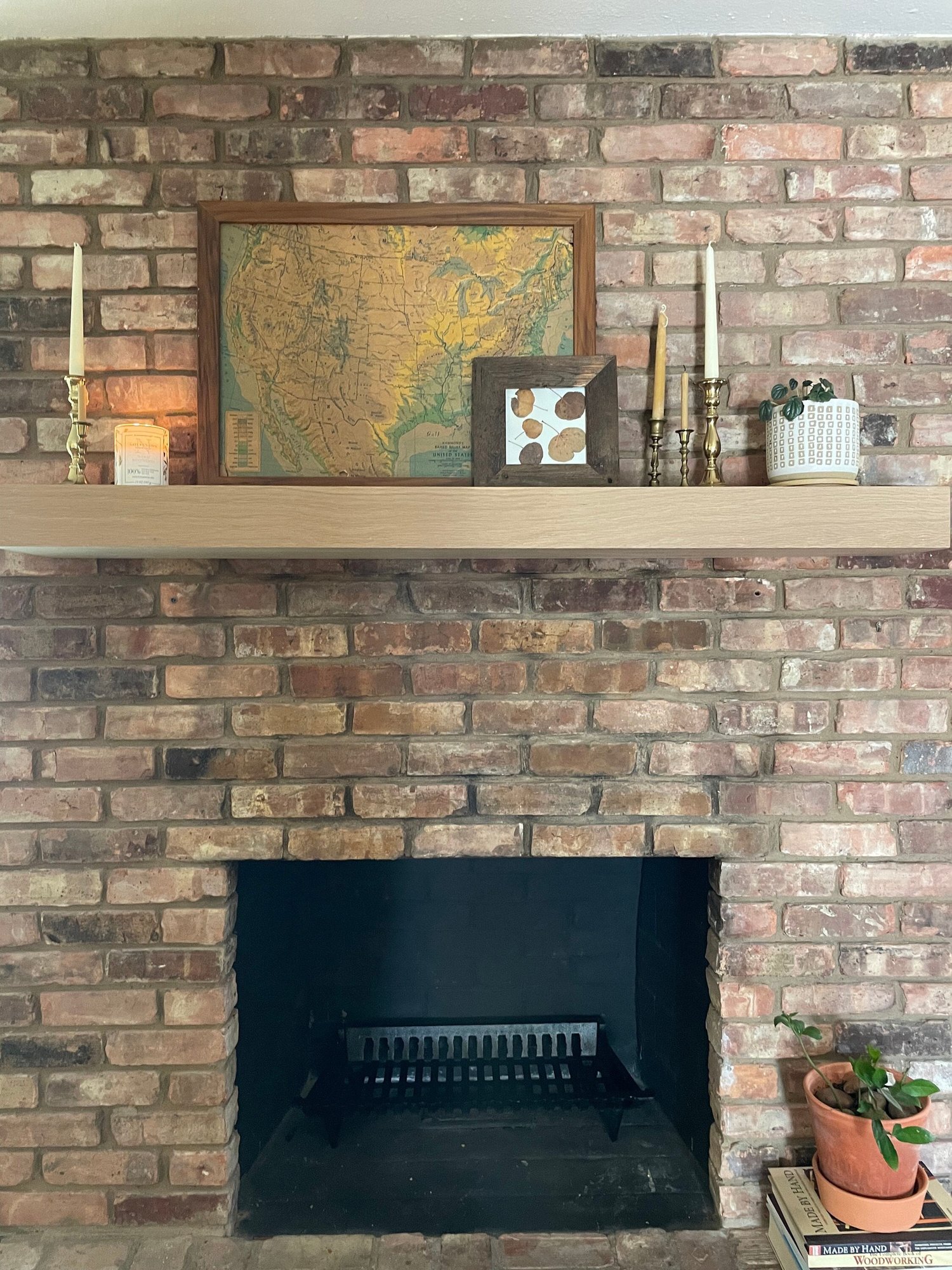 White Oak Fireplace Mantel with Bracket, Wood Floating Mantel for  Fireplace, Heavy Duty Mantel Shelf in Walnut, White Oak, Maple, and Pine —  Hurd 