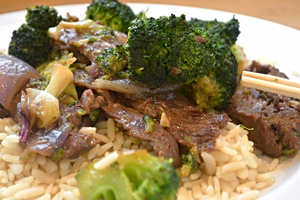 Stir-Fried Beef and Broccoli in Garlic Sauce