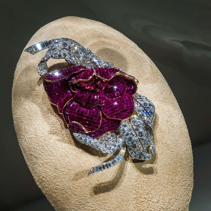 van cleef and arpels mystery setting