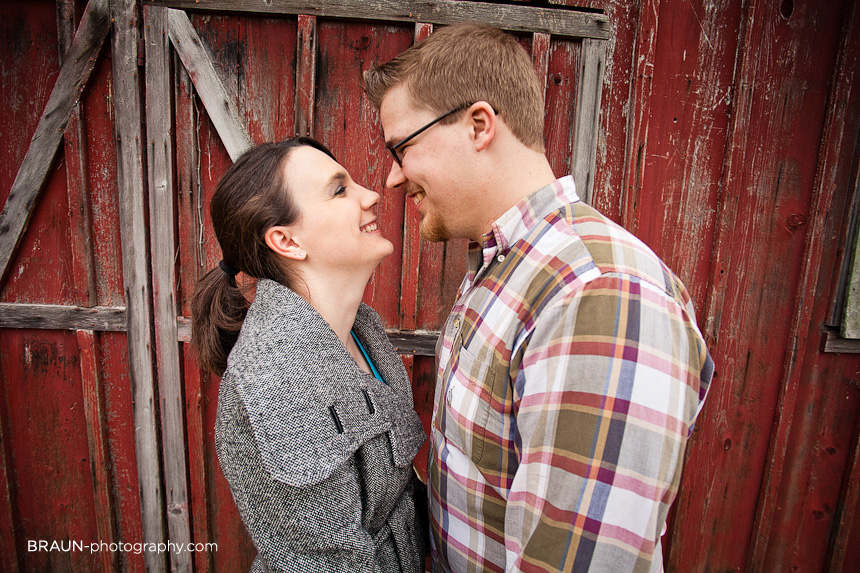St. Louis Engagement Photographer :: Wide Angle Love