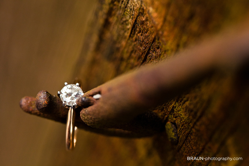 St. Louis Engagement Photographer :: Engagement Ring Macro Detail