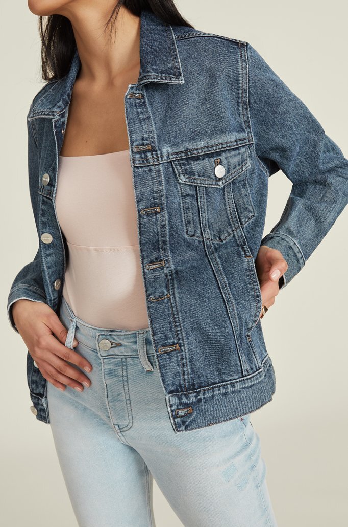 play-it-cool-in-these-12-sustainable-denim-jackets-for-fall