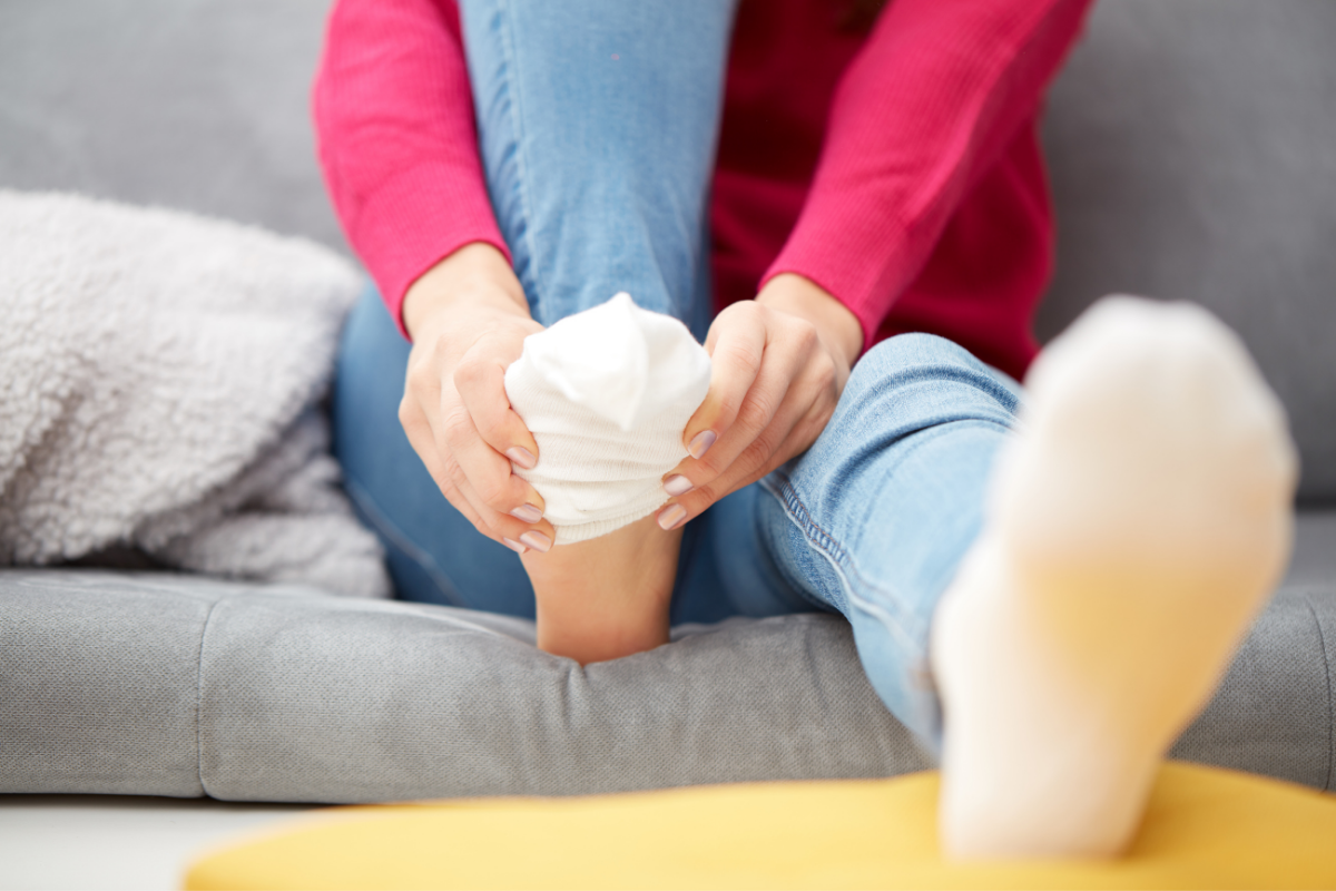 How To Manage Cold Feet At Home
