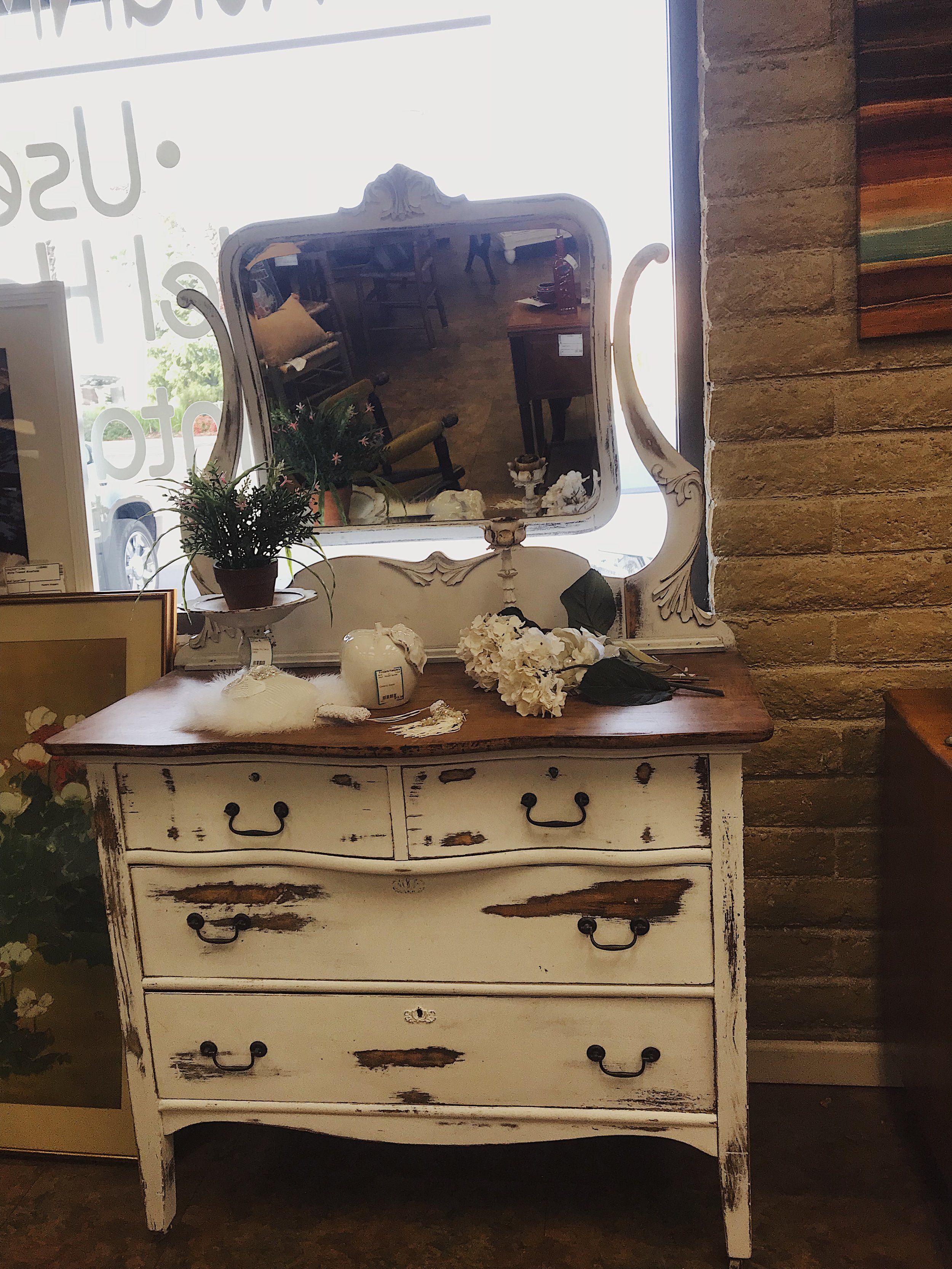Shabby Chic Dresser W Mirror Finders Keepers