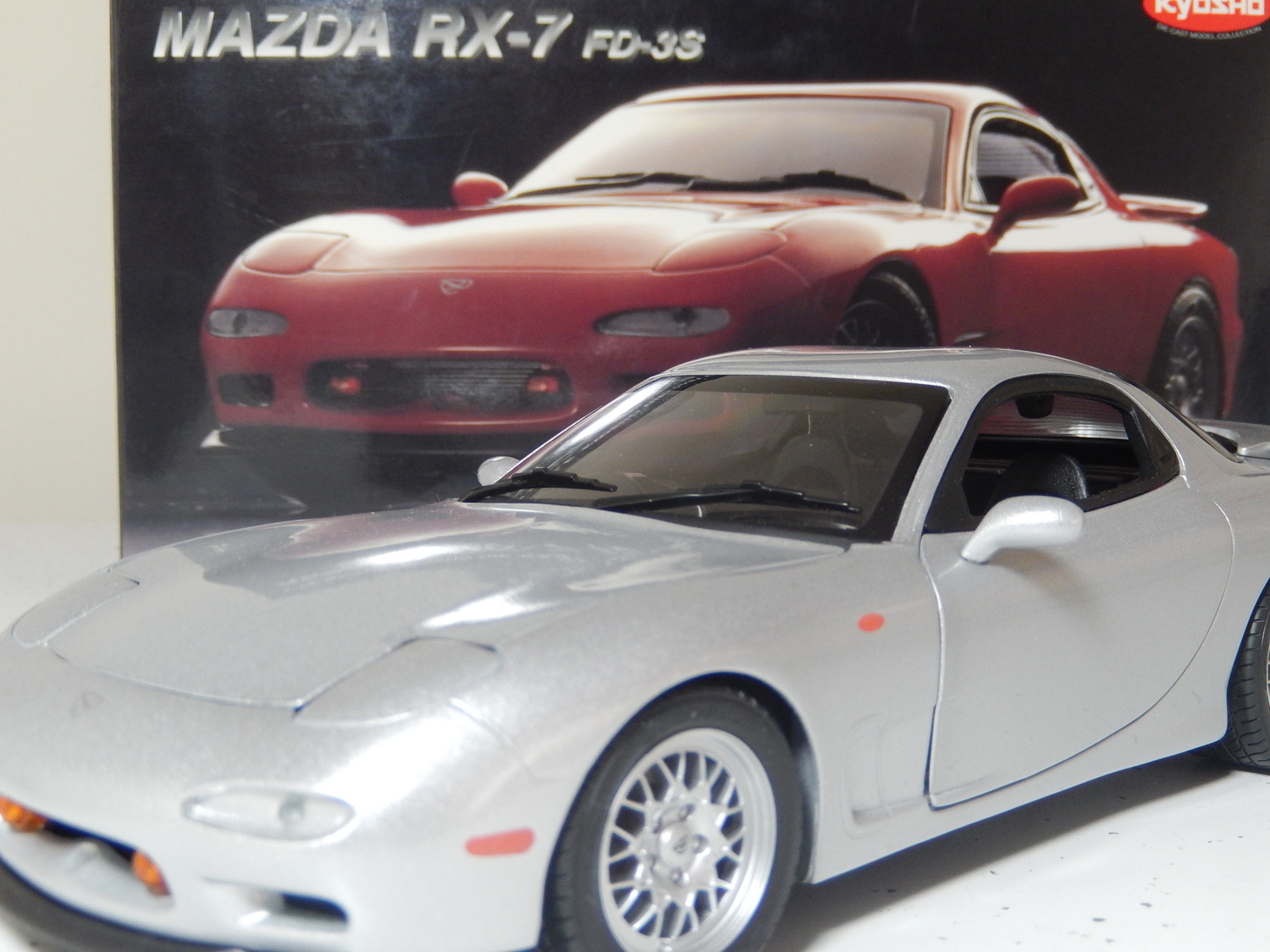 贅沢品 Kyosho京商/'95 Mazdaマツダ 1/18絶版 RX-7(FD-3S) - ミニカー