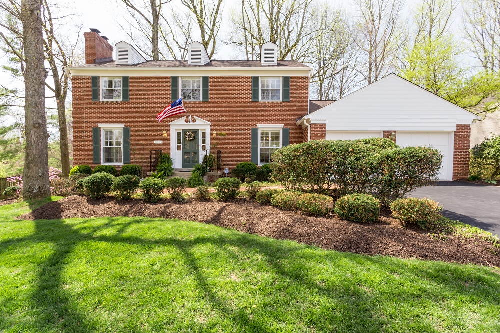  6515 Sunny Hill Ct, McLean 
