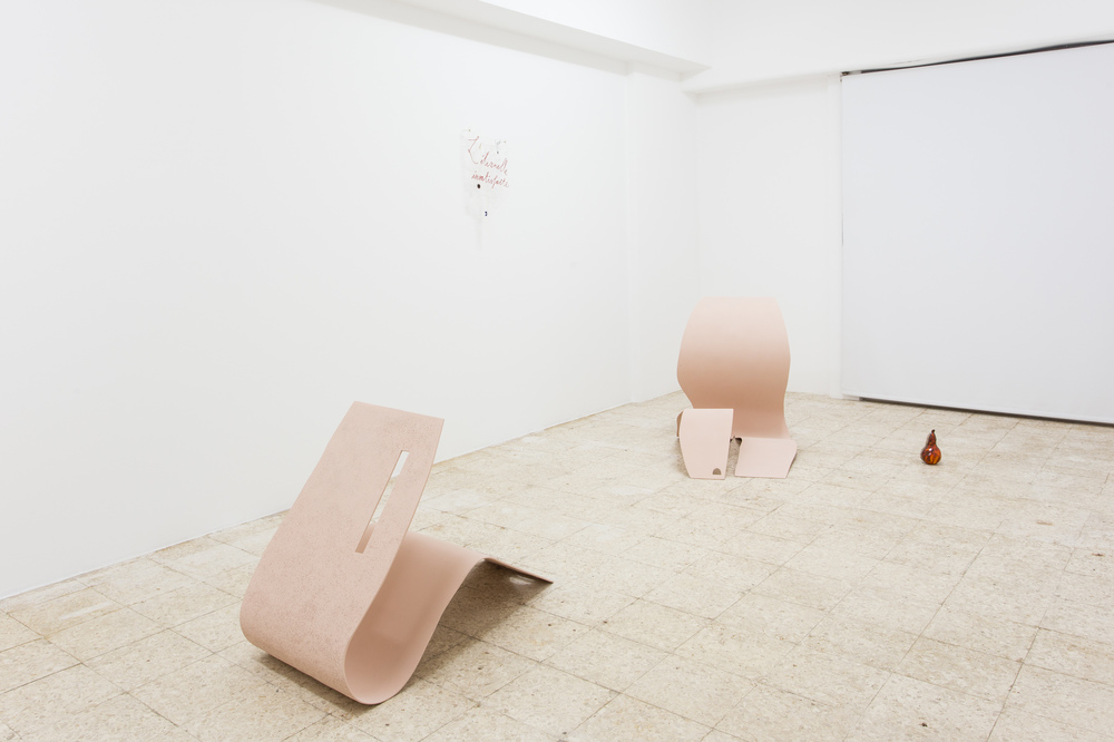 Installation view, Julie Béna, L’Eternelle Insatisfaite, Syntax