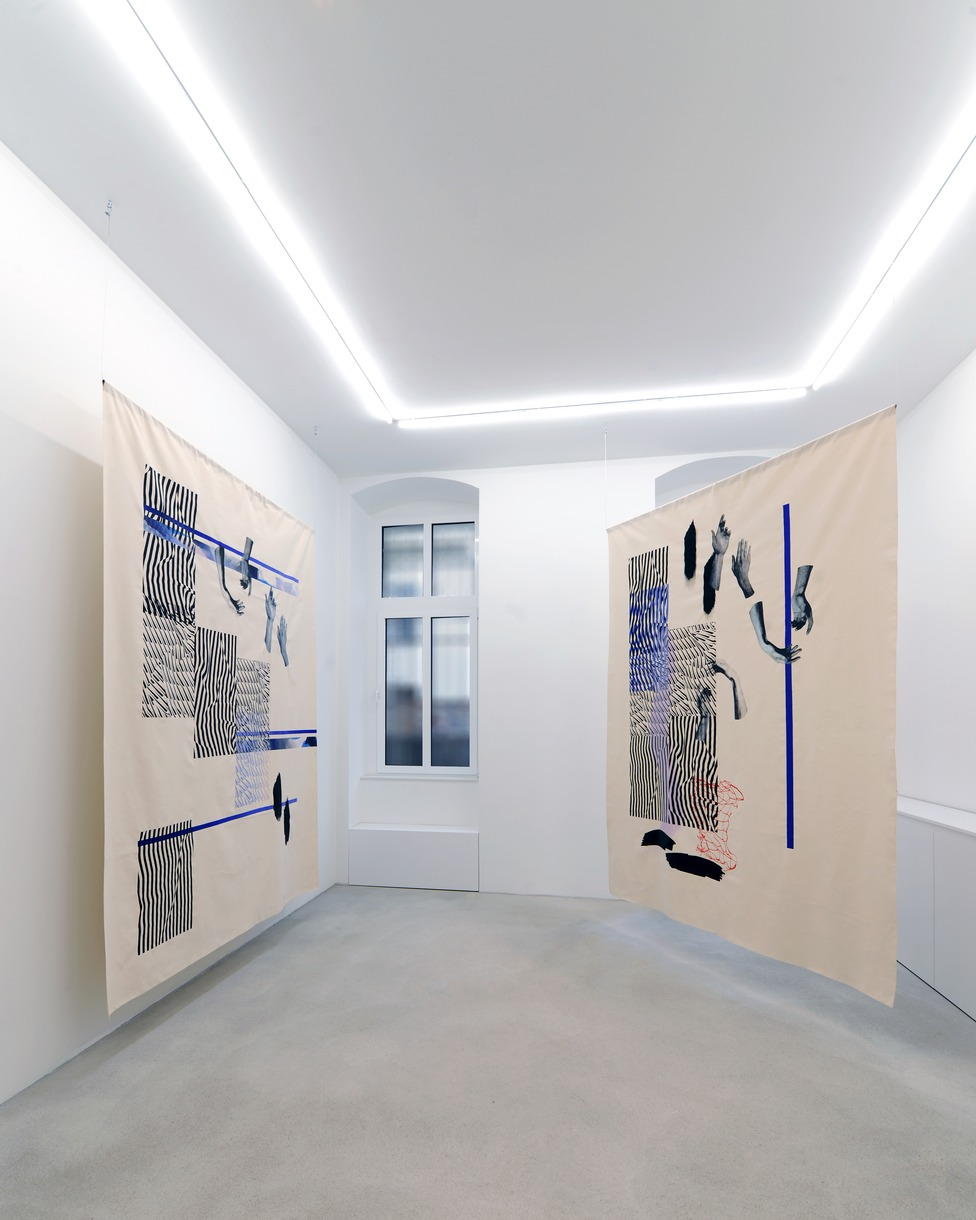 Installation view, Fay Nicolson, UN MAKE ME, Galerie Rolando Anselmi