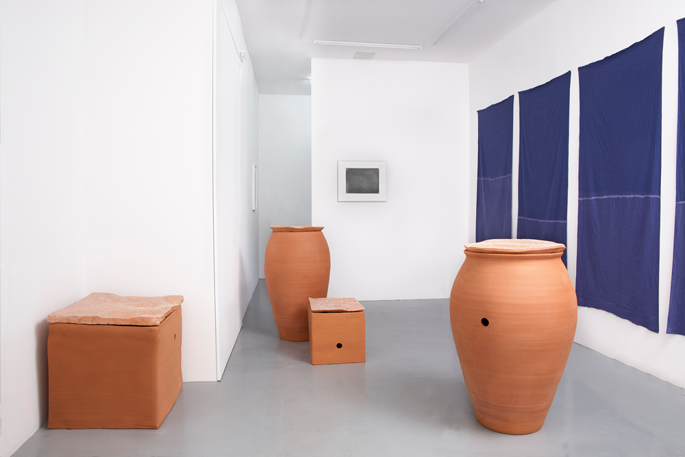 Installation view, Renato Leotta, Aventura, Galeria Madragoa