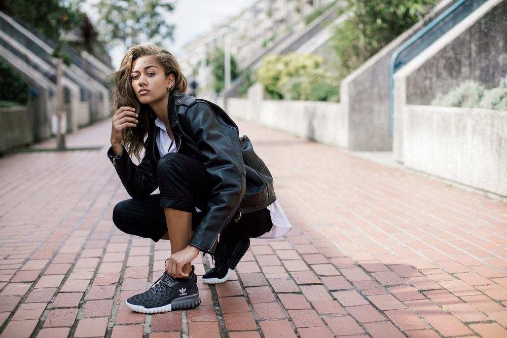Adidas Tubular Defiant Women 's (Black Stars) Sneaker Freaker