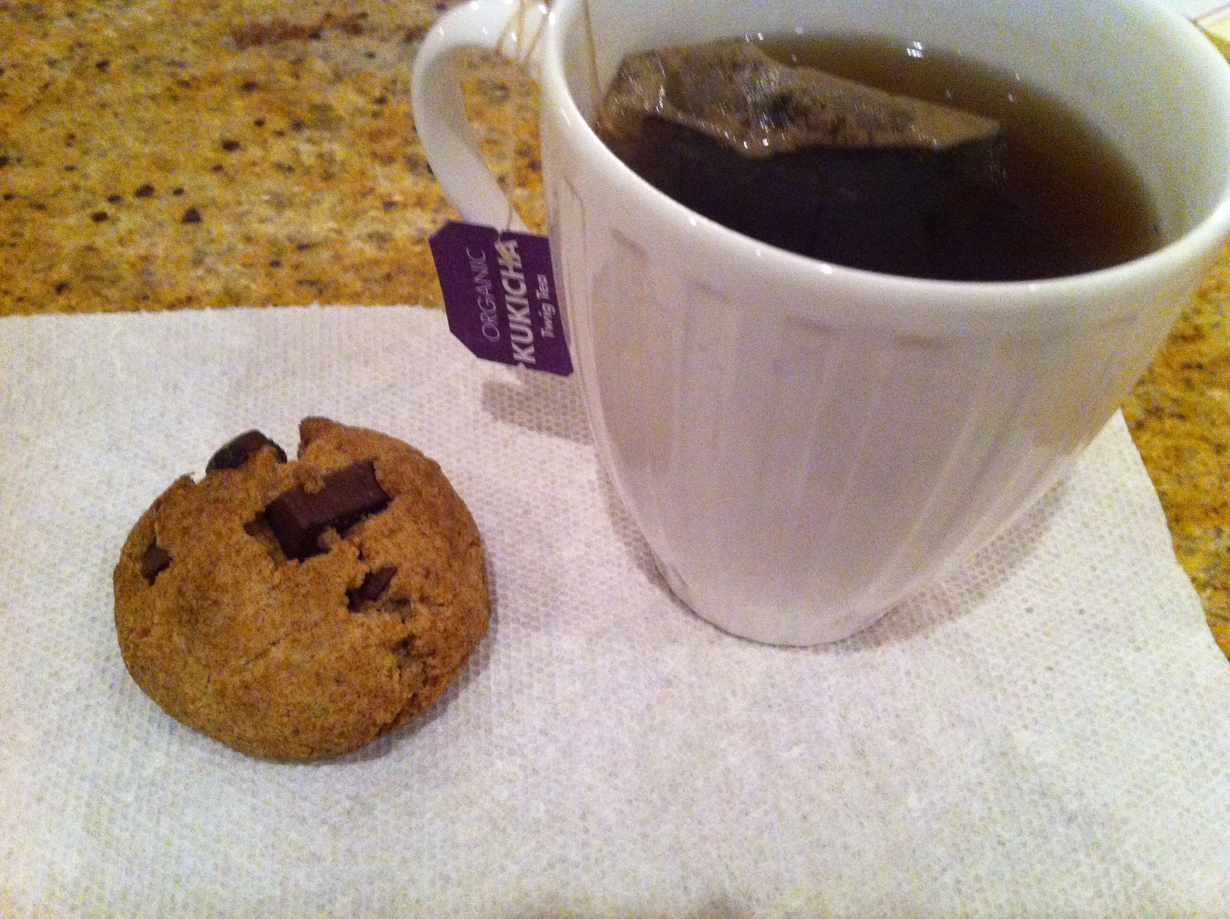 Vegan chocolate chip cookies and kukicha tea make a superb late night snack.