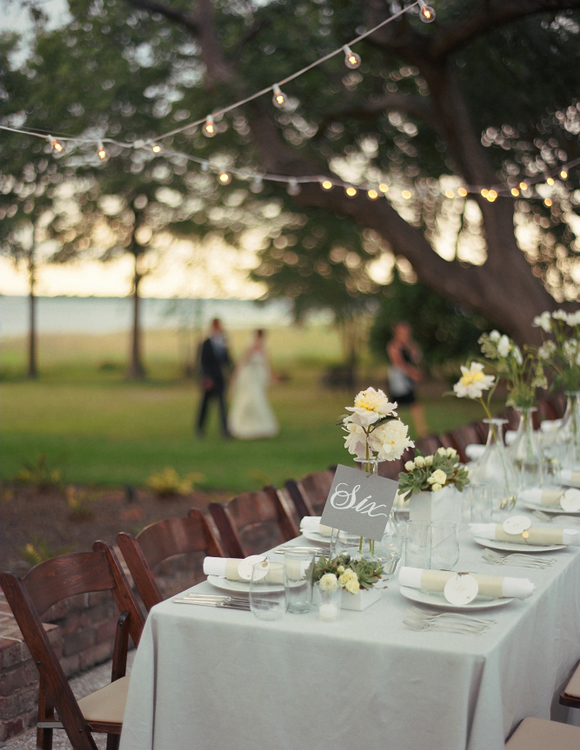 outdoor wedding reception tablescape