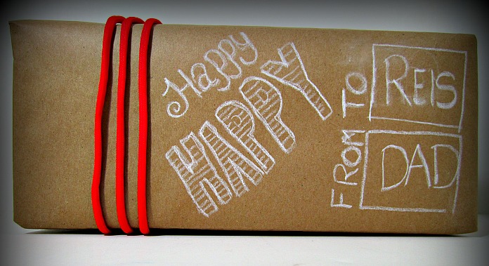 make holiday wrapping paper