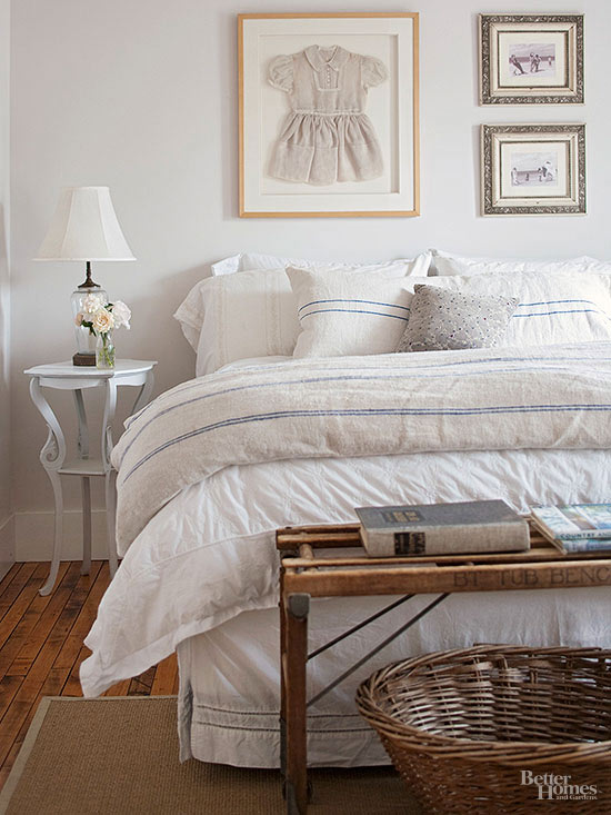 to to create a serene cottage bedroom