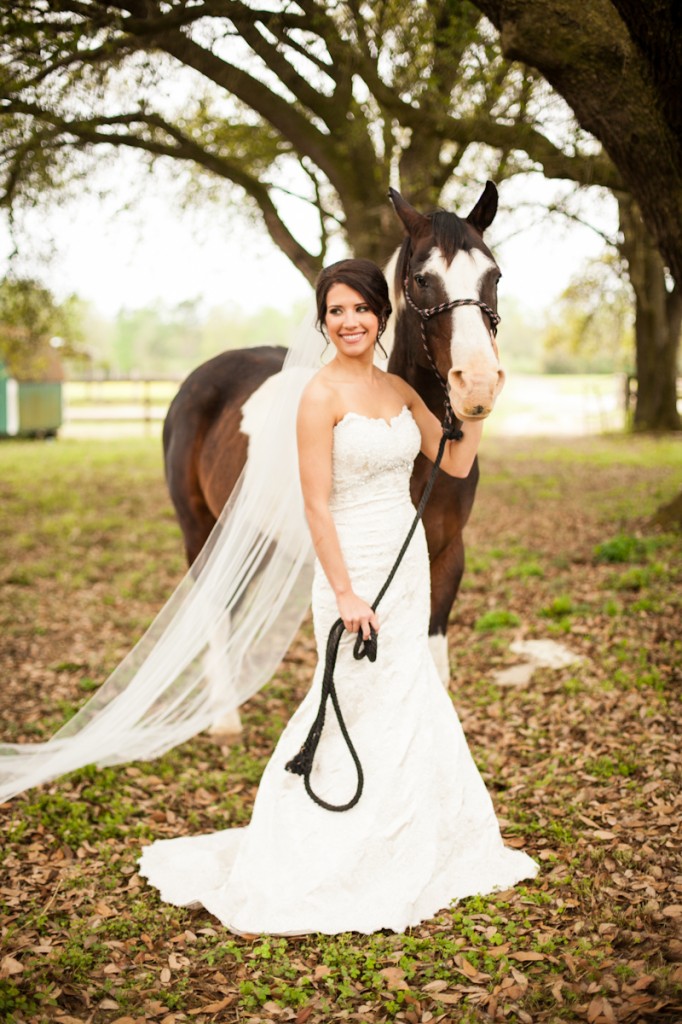 CovingtonWedding_BarnWedding_Bridals_with_horse