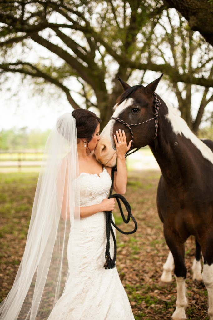 CovingtonWedding_BarnWedding_Bridals_with_horse