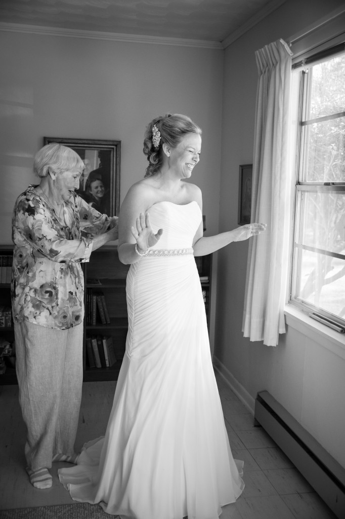 Bridals_with_grandmother_ClaireElysePhotography