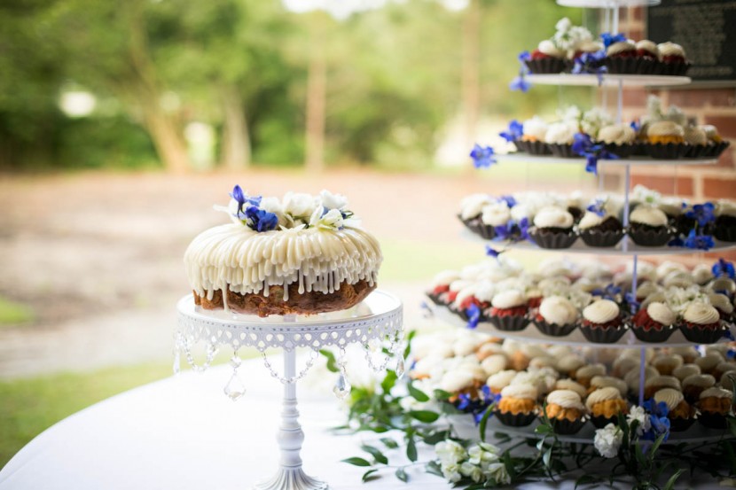Baton Rouge weddings, Steele Burden Memorial Orangerie, bride and groom, Nothing Bundt Cakes