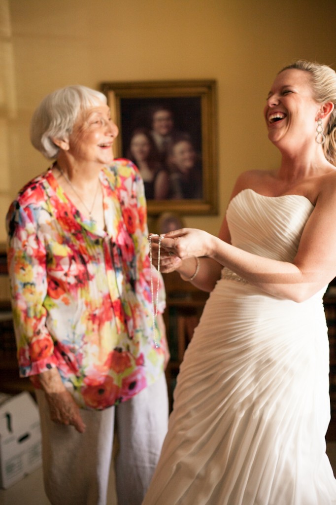 bride_laughing_ClaireElysePhotography