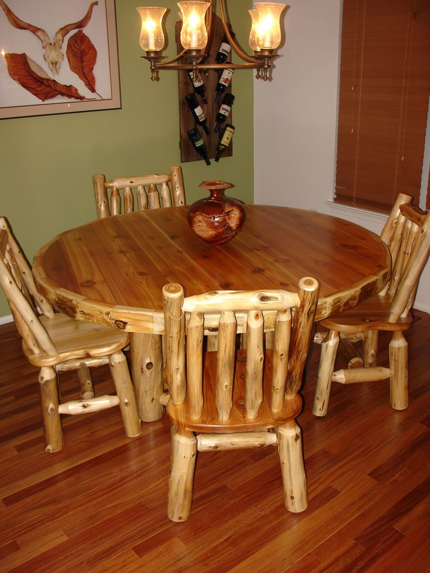 Round Cedar Wooden Log Table for 18   Vienna Woodworks