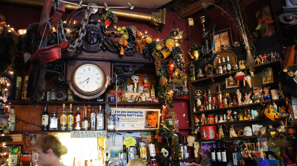   Picture of the great George and Dragon interior by Rosa G . That electronic horse head not included unfortunately... 