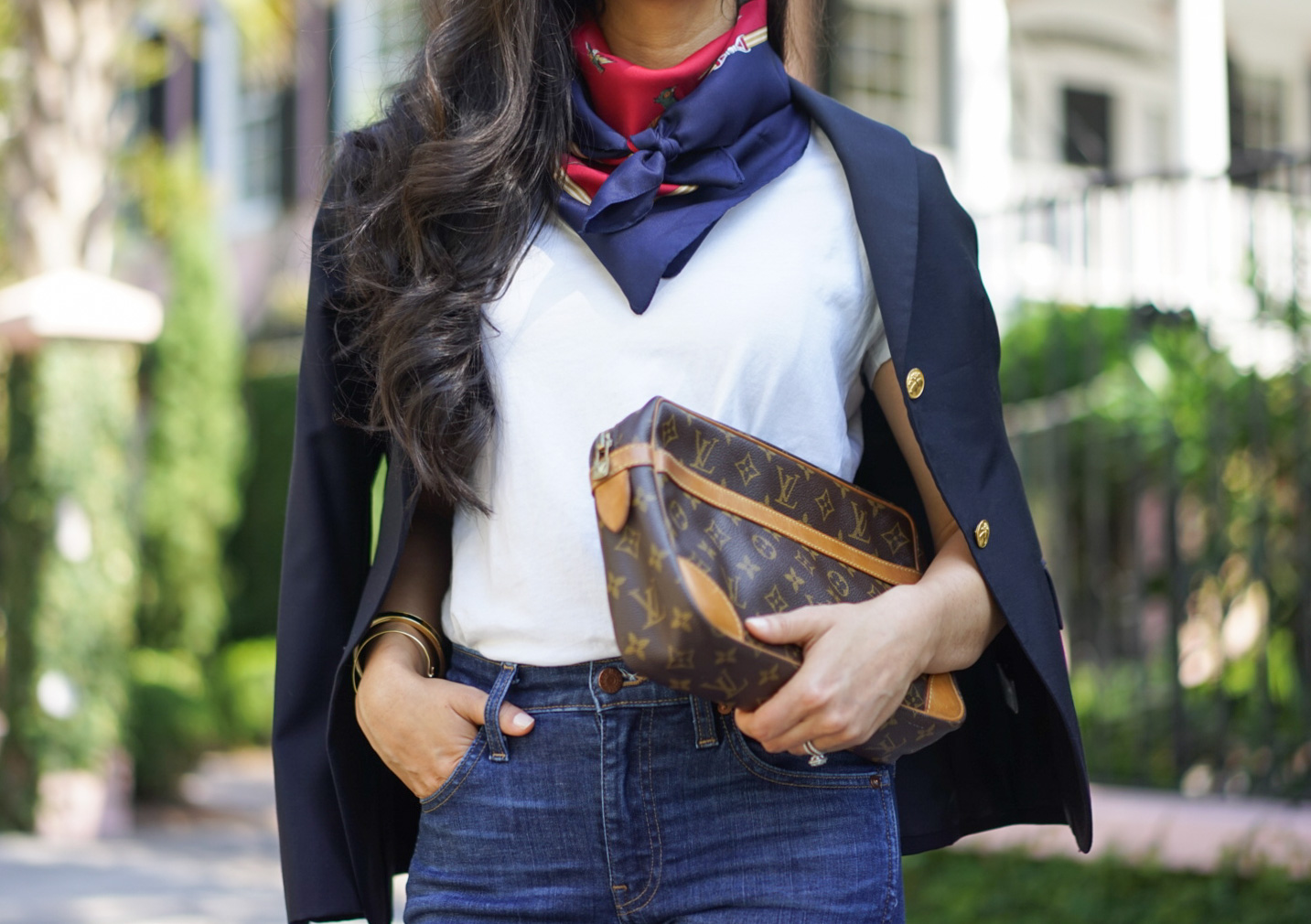 vuitton silk scarf outfit